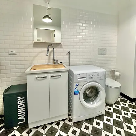 Out Finish Ester Apartment